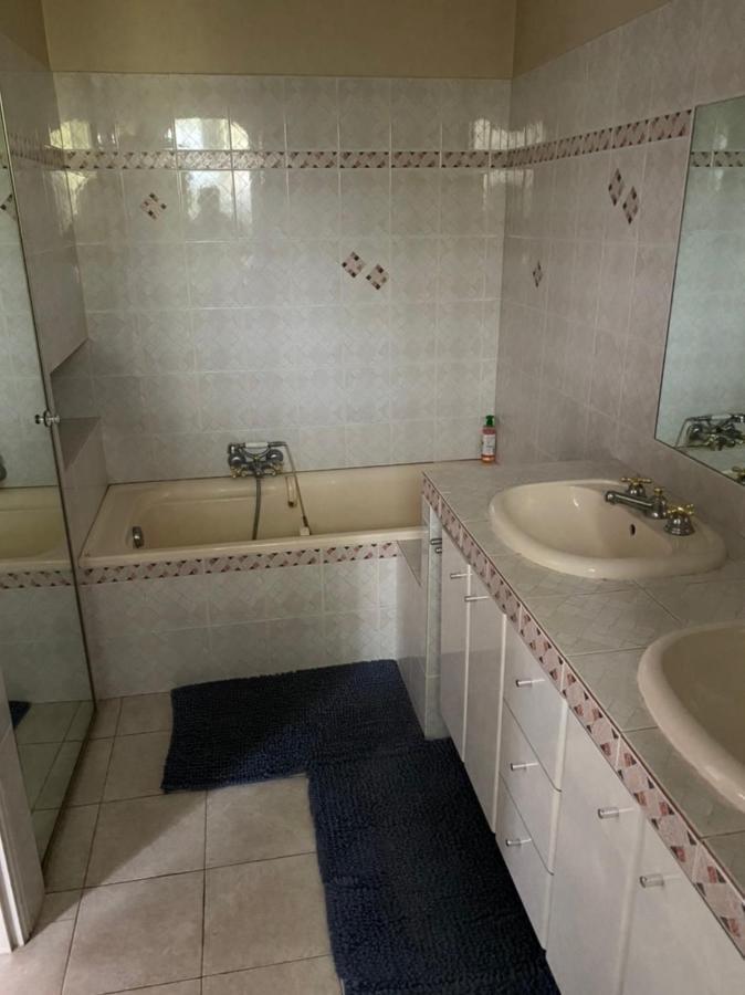 Chambre spacieuse indépendante dans villa plus parking privée Le Cannet Exterior foto